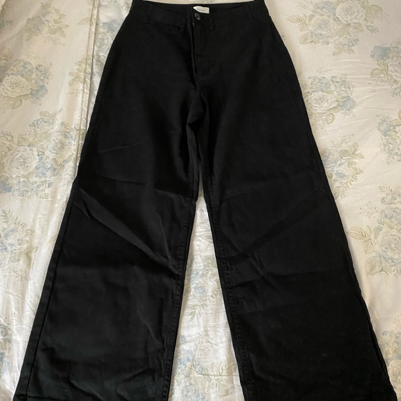 Black Wide Leg Old Navy Pants - Picture 4 of 4